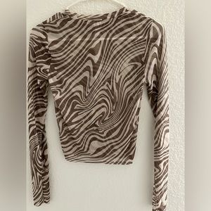 BROWN AND WHITE MESH TOP